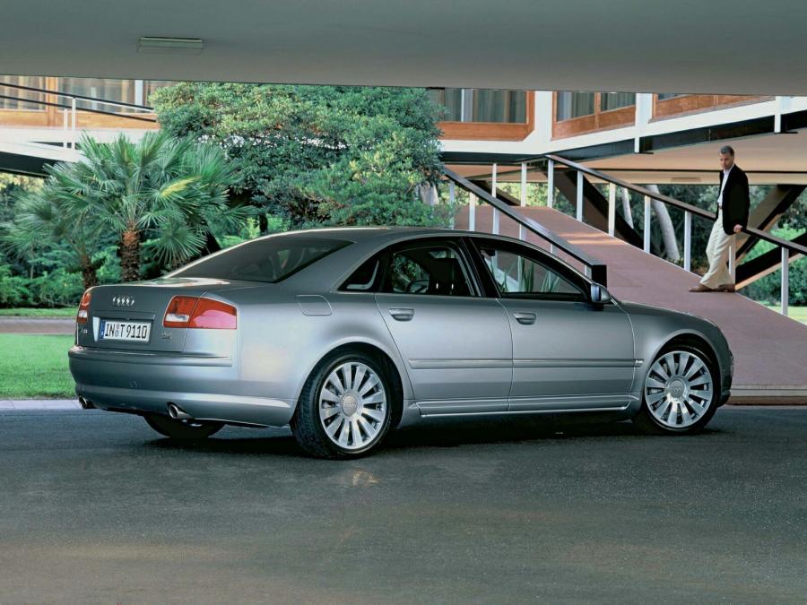  Audi A8 4.2 Quattro (D3) 2003 года  (фото 7 из 30)